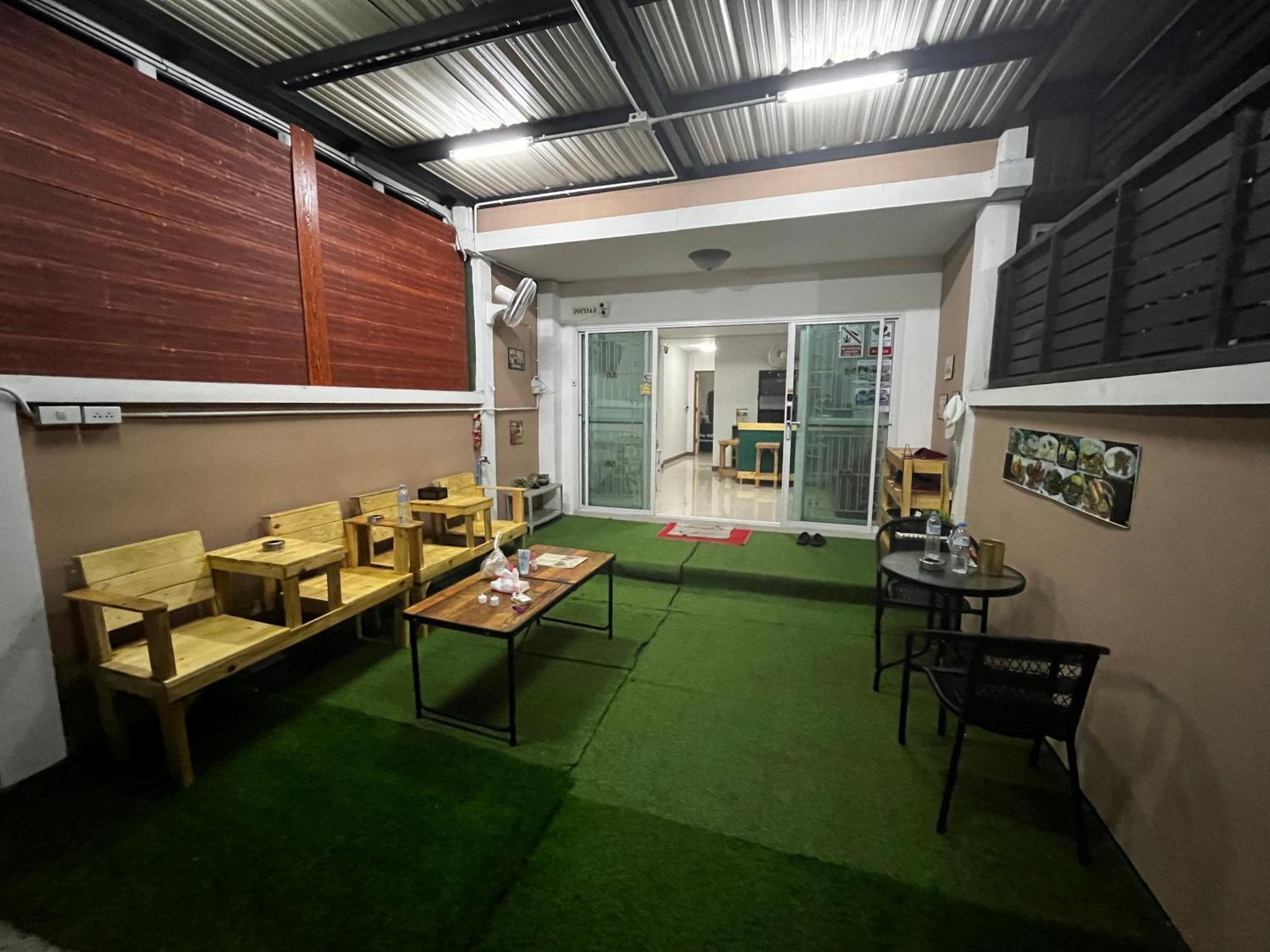 The European House Pattaya Bed and Breakfast Εξωτερικό φωτογραφία